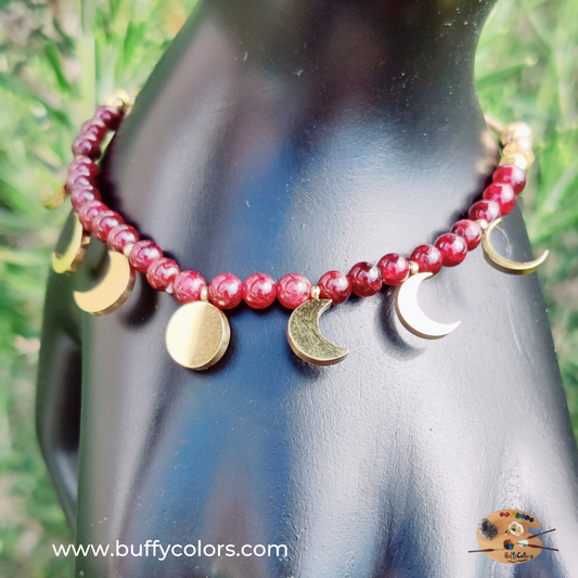 Bracelet Grenat naturel avec breloques Lune dorées